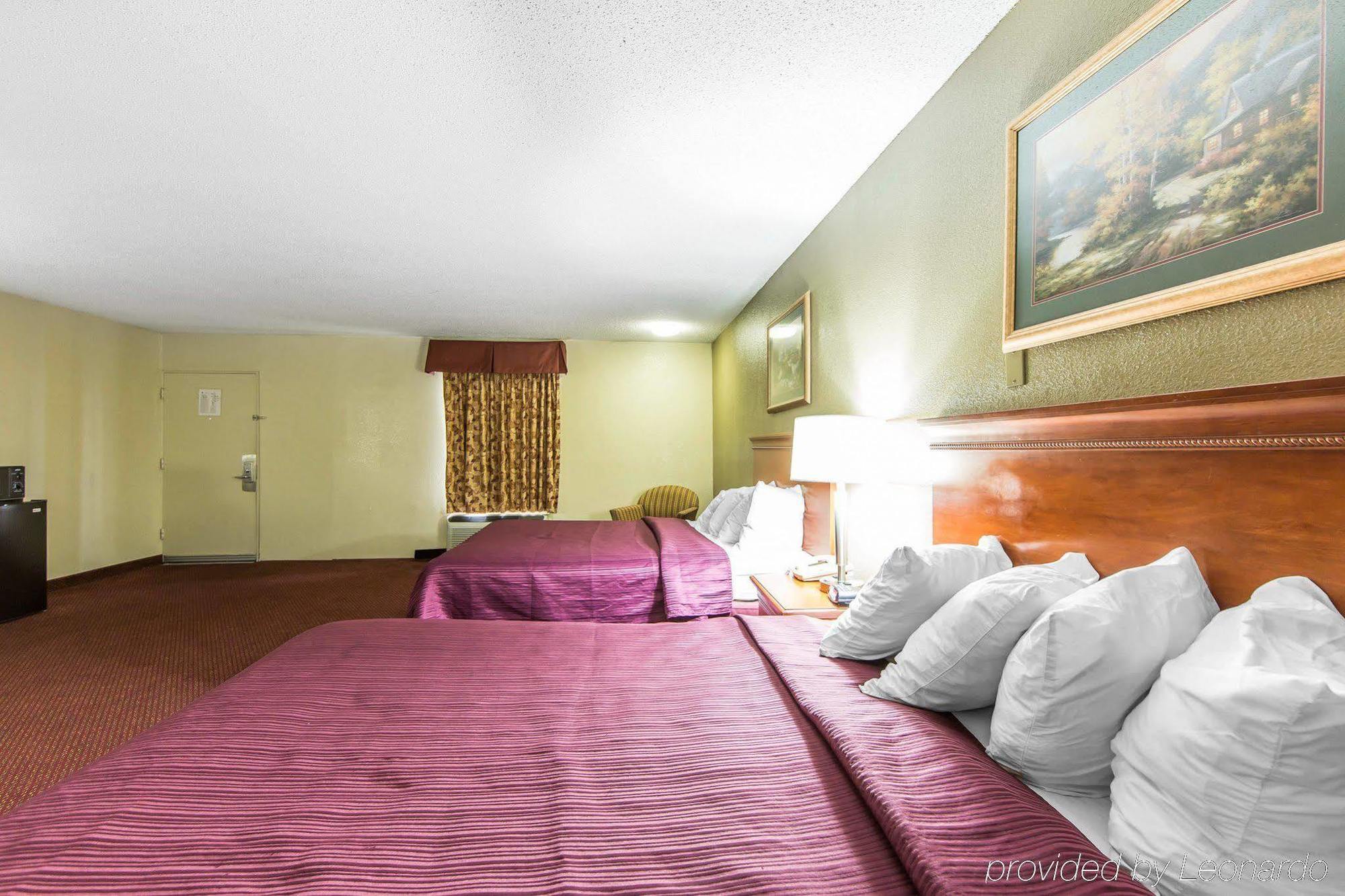 Howard Johnson By Wyndham Hotel