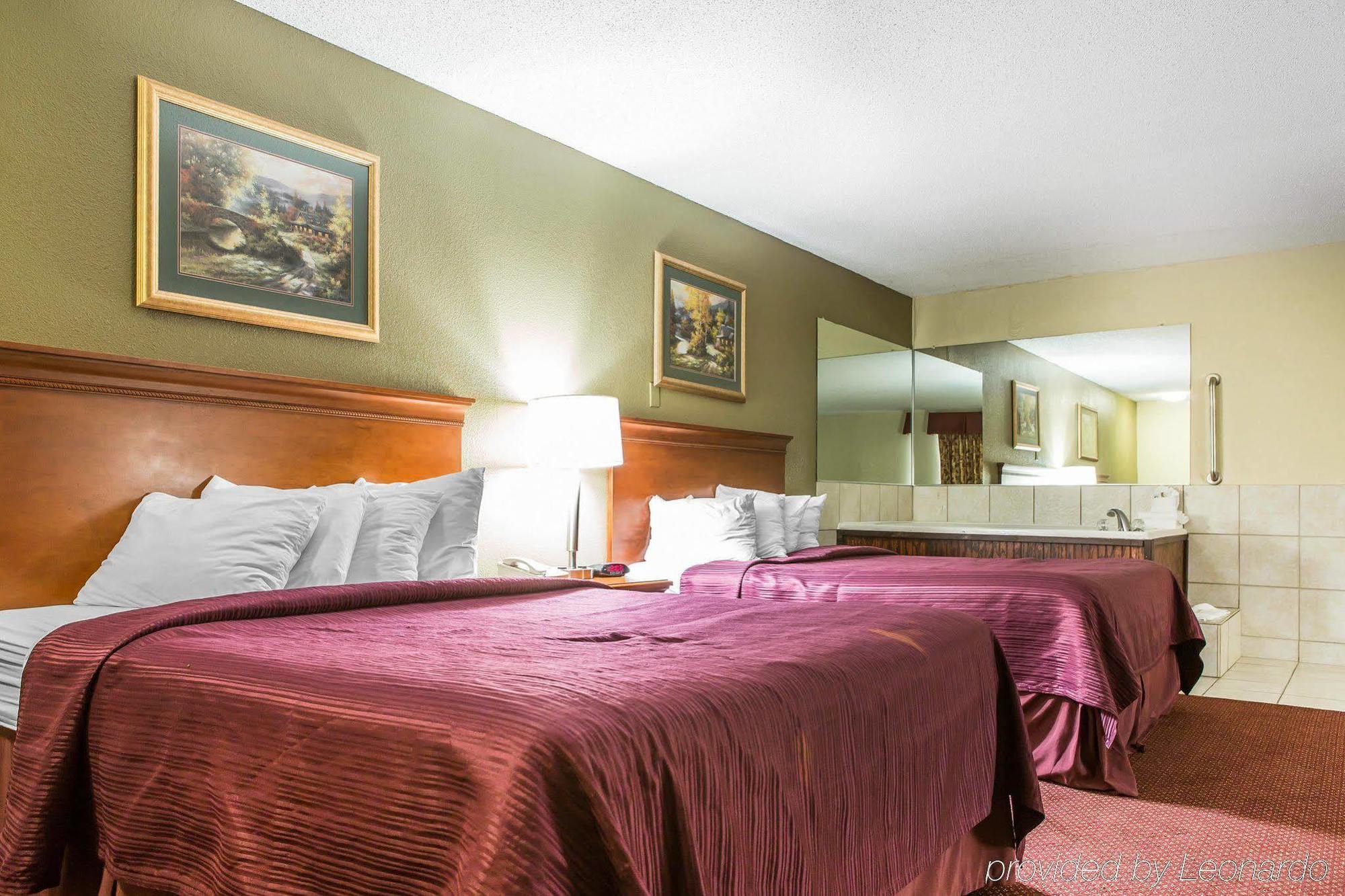 Howard Johnson By Wyndham