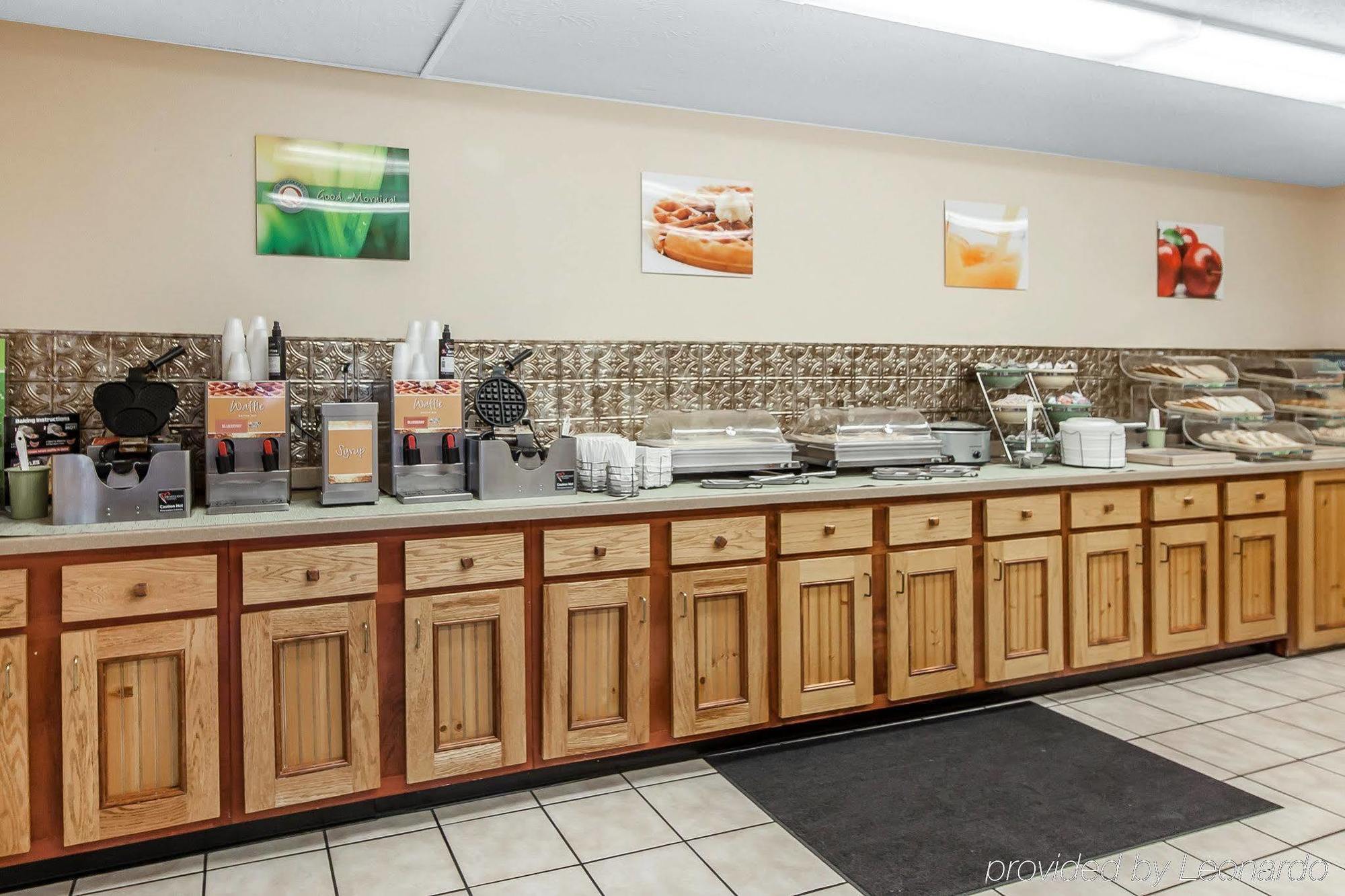 Quality & At Dollywood Lane Hotel Pigeon Forge
