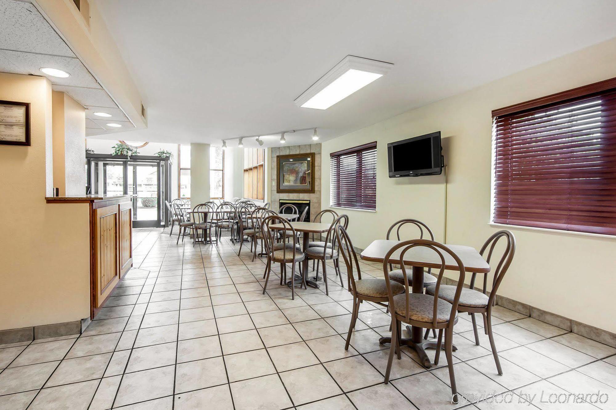 Quality & At Dollywood Lane Pigeon Forge