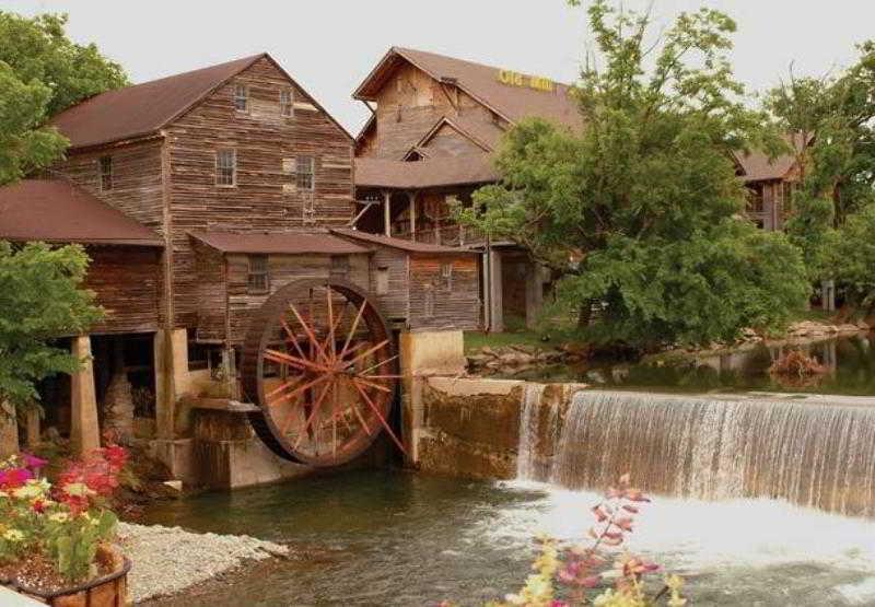 Springhill Hotel 3*
