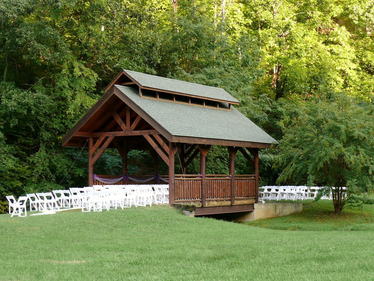 Hakuna Matata Pigeon Forge