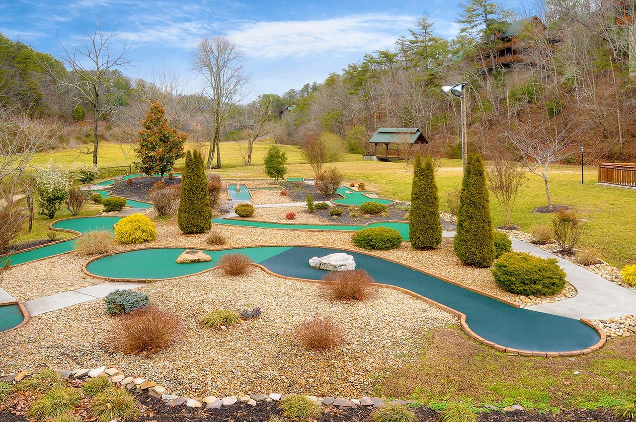 Almost Heaven * Pigeon Forge