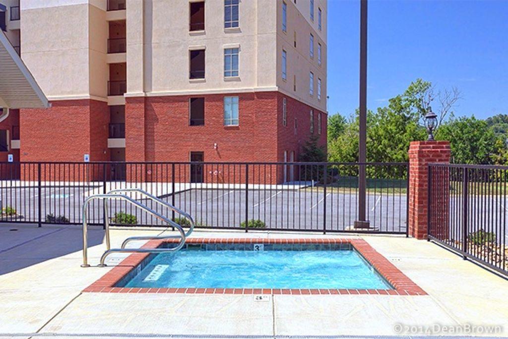 River Crossing #405 Apartment *
