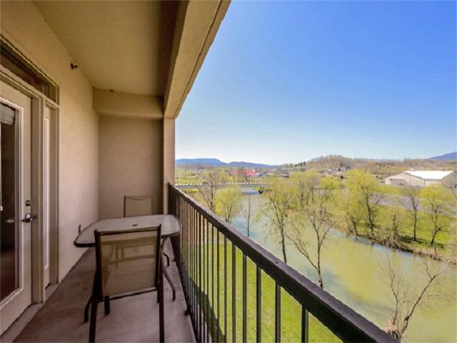 River Crossing #405 Apartment *