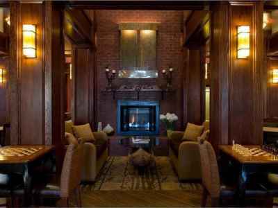 Hotel Hampton & On The Parkway 3*