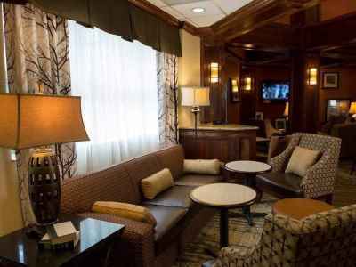 Hotel Hampton & On The Parkway