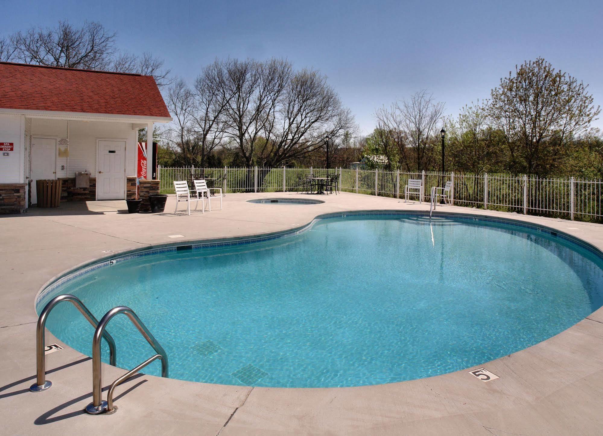 Appleview River Aparthotel 3*