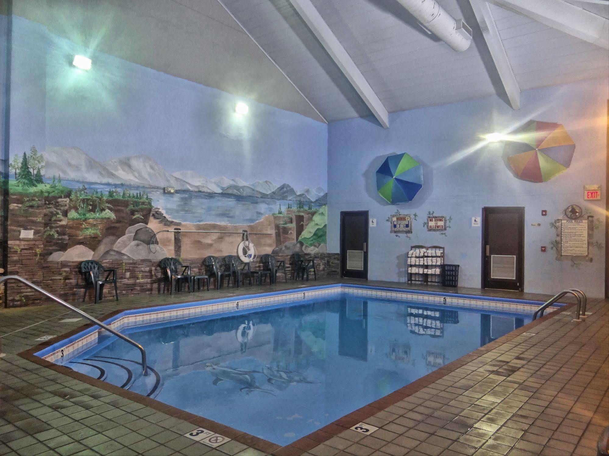 Baymont By Wyndham Near Island Drive 3*