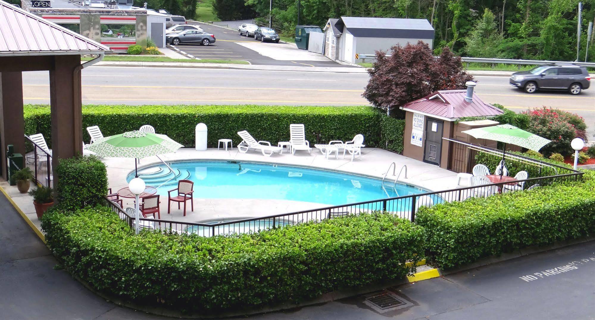 Hotel Baymont By Wyndham Near Island Drive 3*