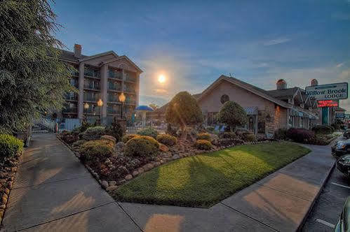 By Willow Brook Hotel Pigeon Forge
