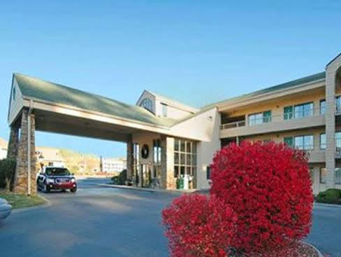 Quality & At Dollywood Lane Hotel