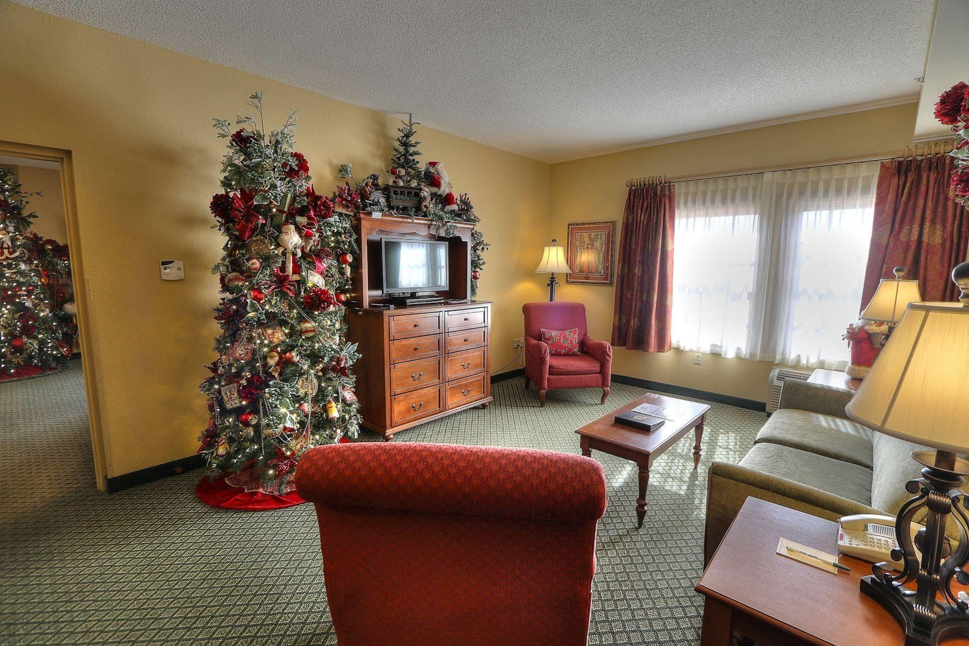 The At Christmas Place 4*