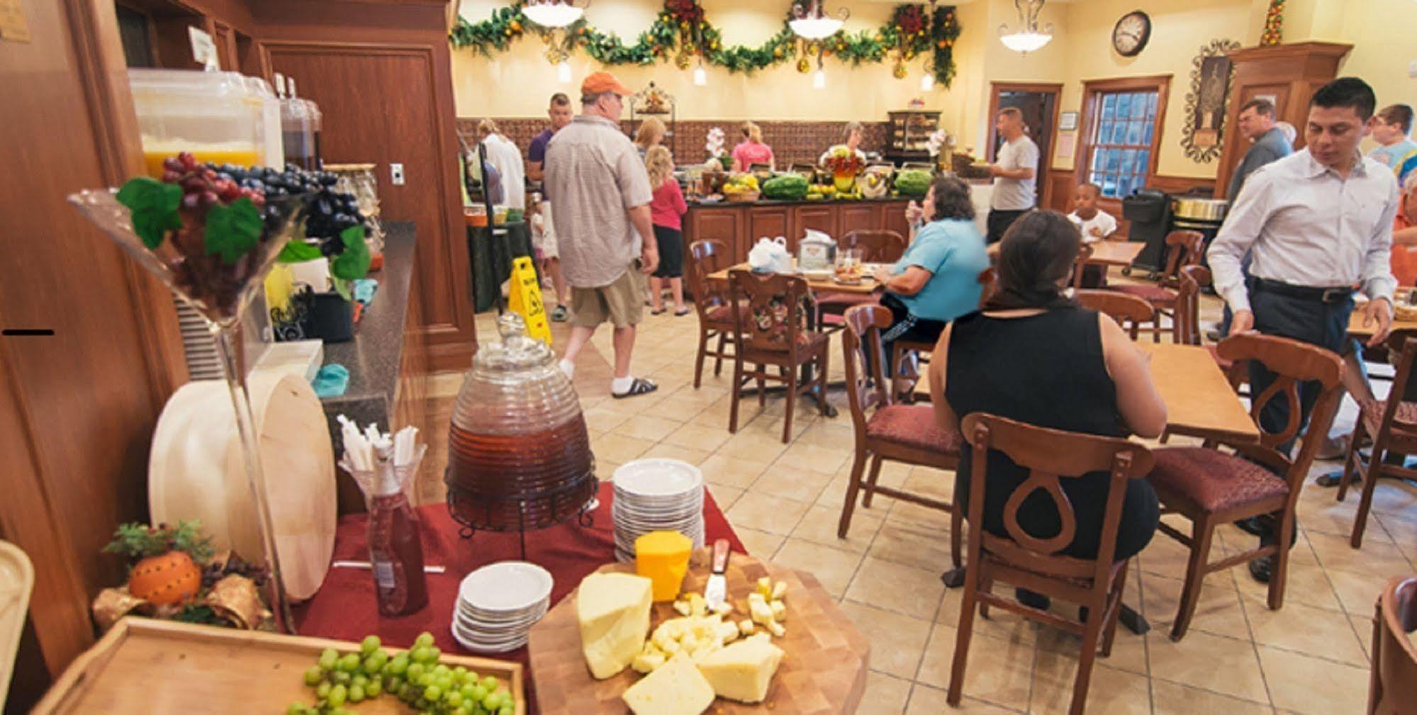 The At Christmas Place Hotel 4*