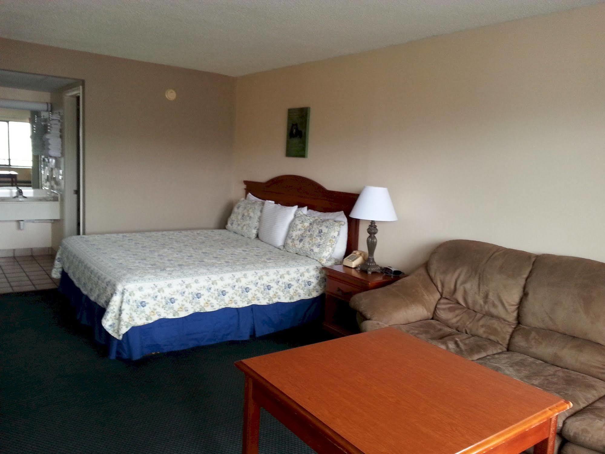 Mountain Breeze Pigeon Forge