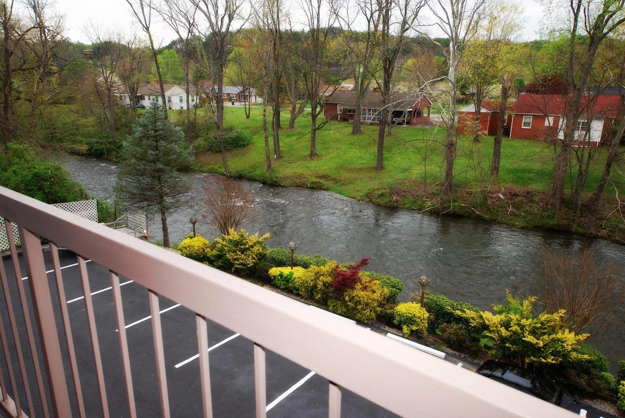 Rivergate Mountain Motel