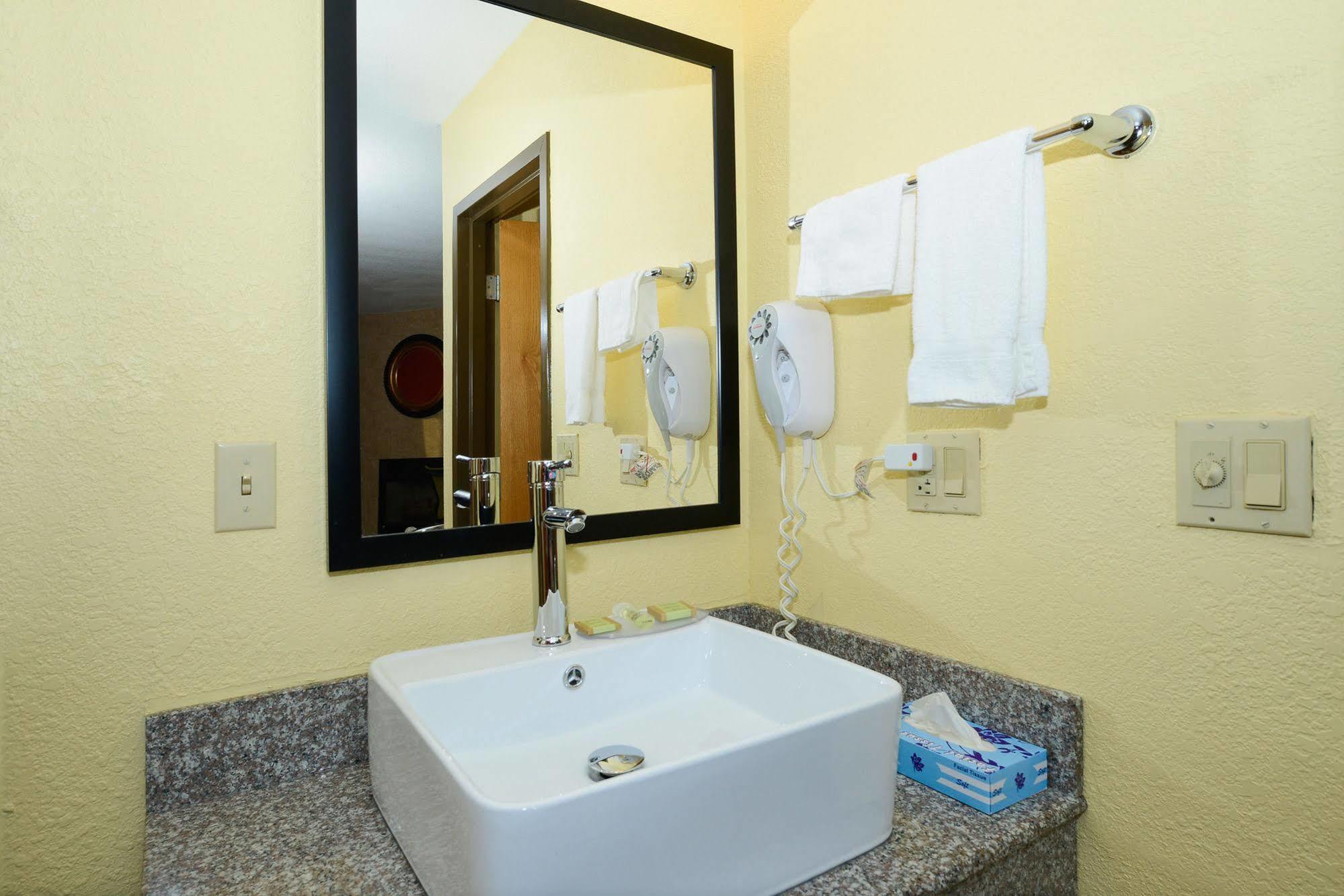 Leblanc Western Signature Collection Hotel Pigeon Forge