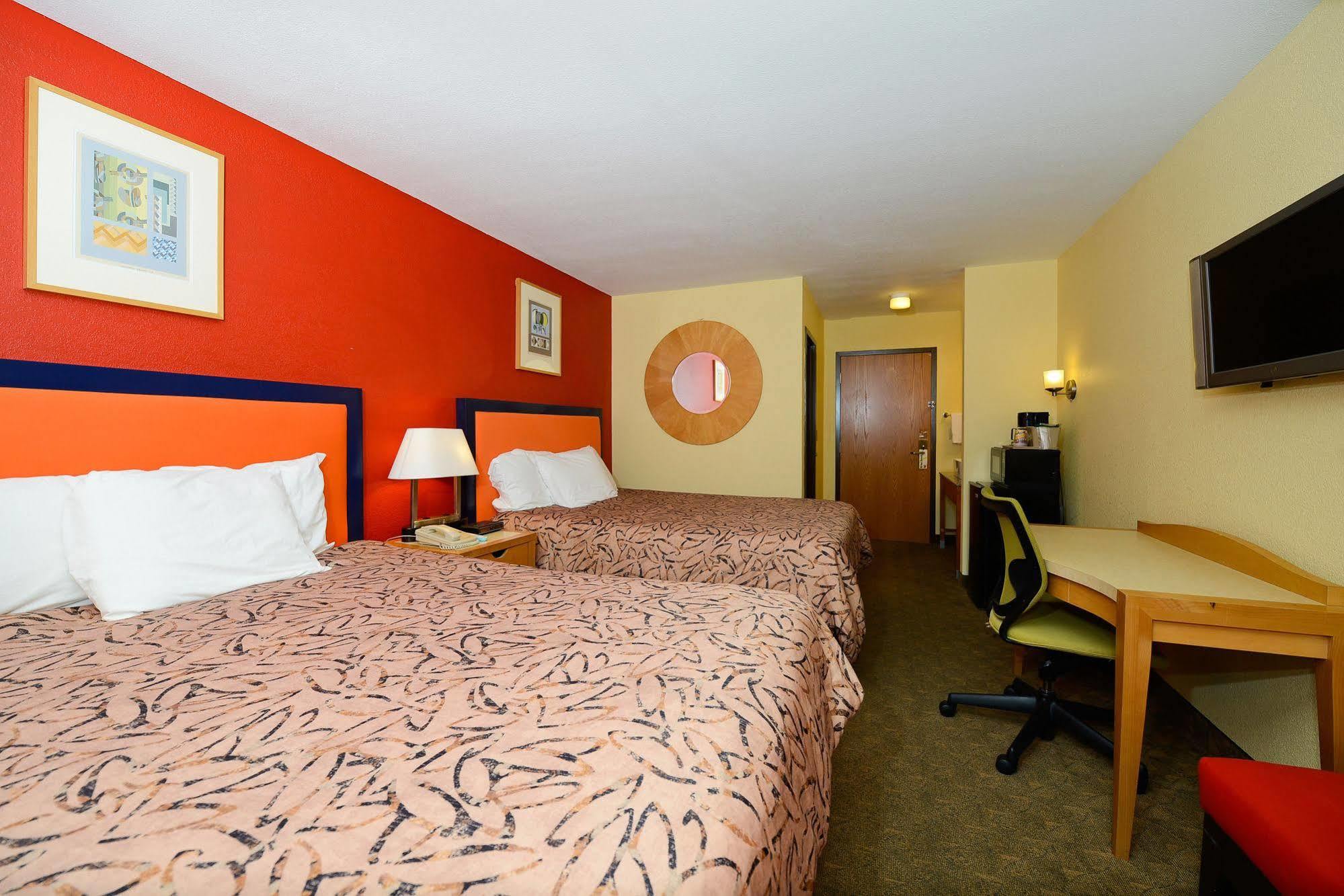 Hotel Leblanc Western Signature Collection Pigeon Forge