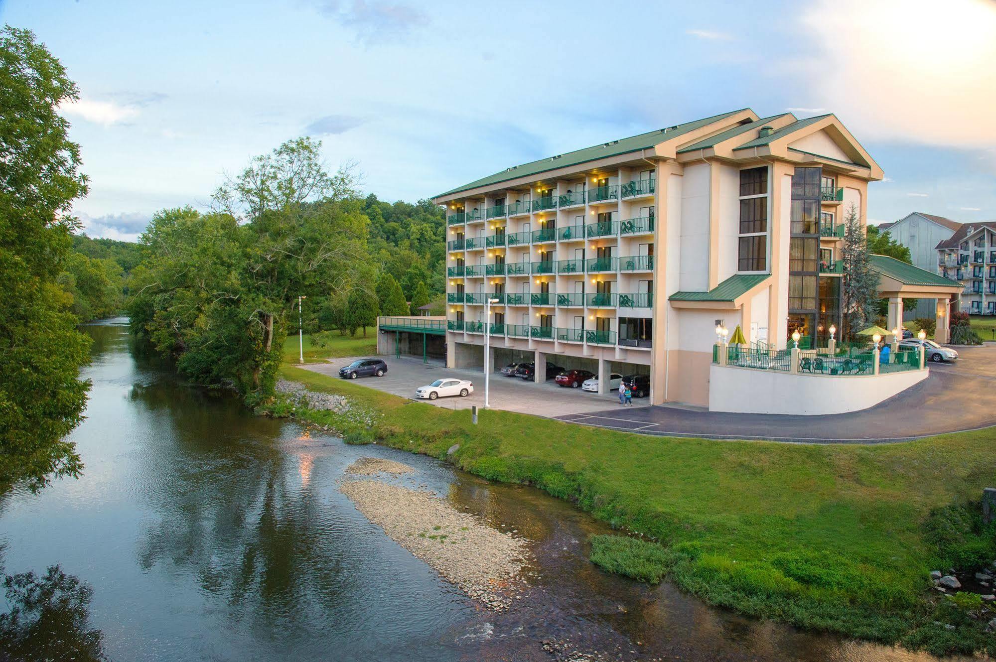 Pigeon River 3* Pigeon Forge