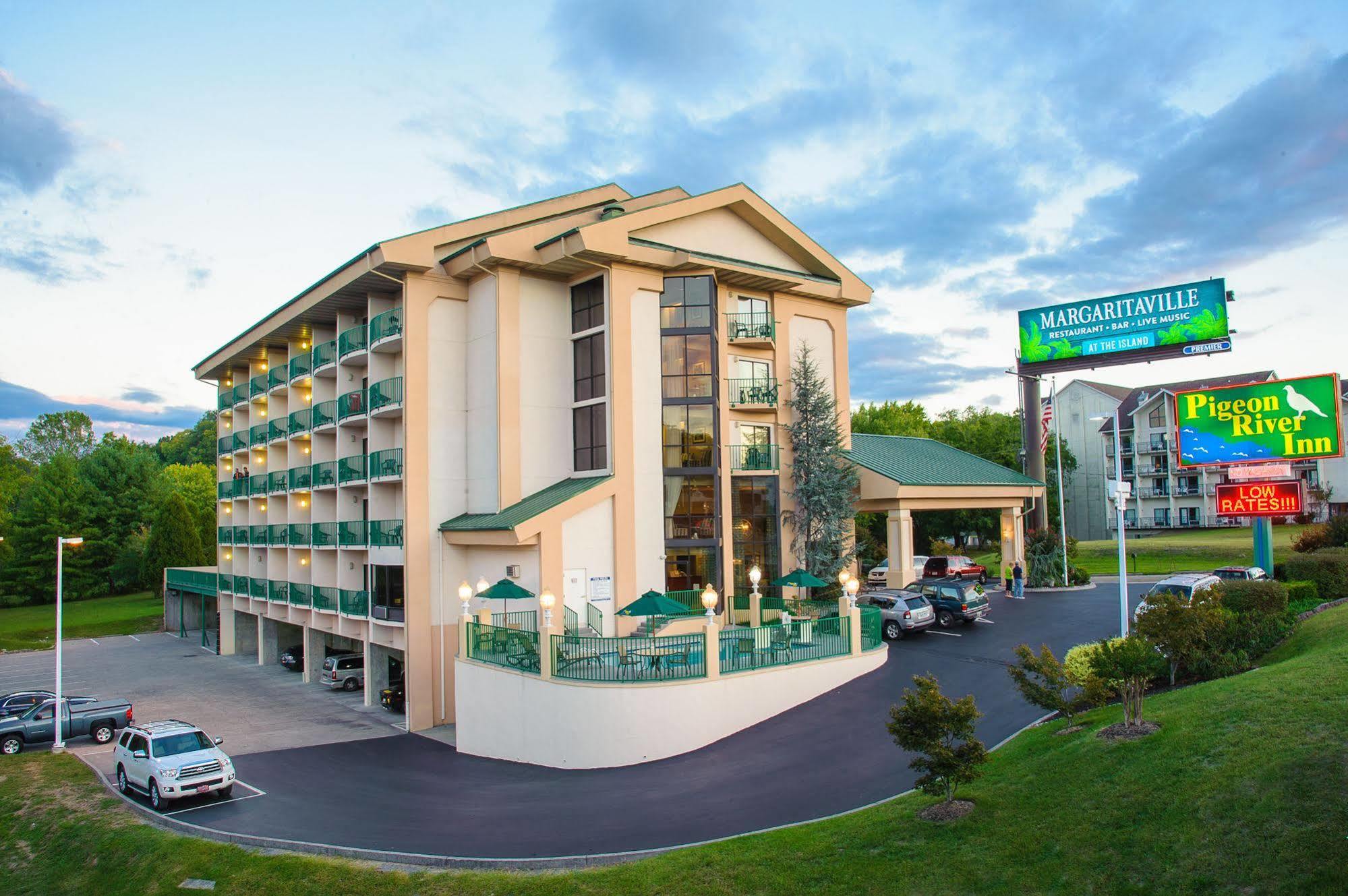 Pigeon River Hotel 3*