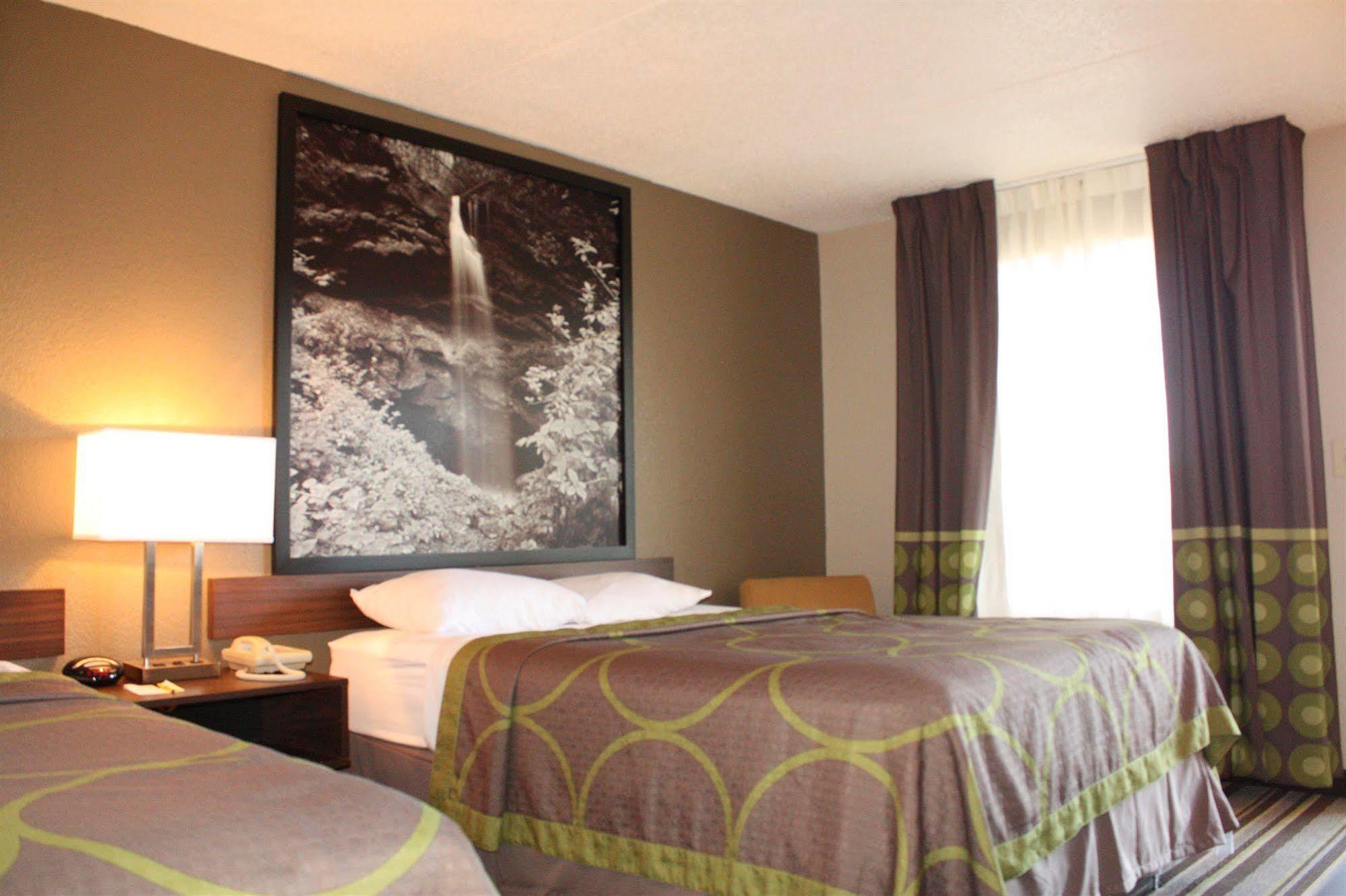 Hotel Super 8 By Wyndham Pigeon Forge-emert St Pigeon Forge