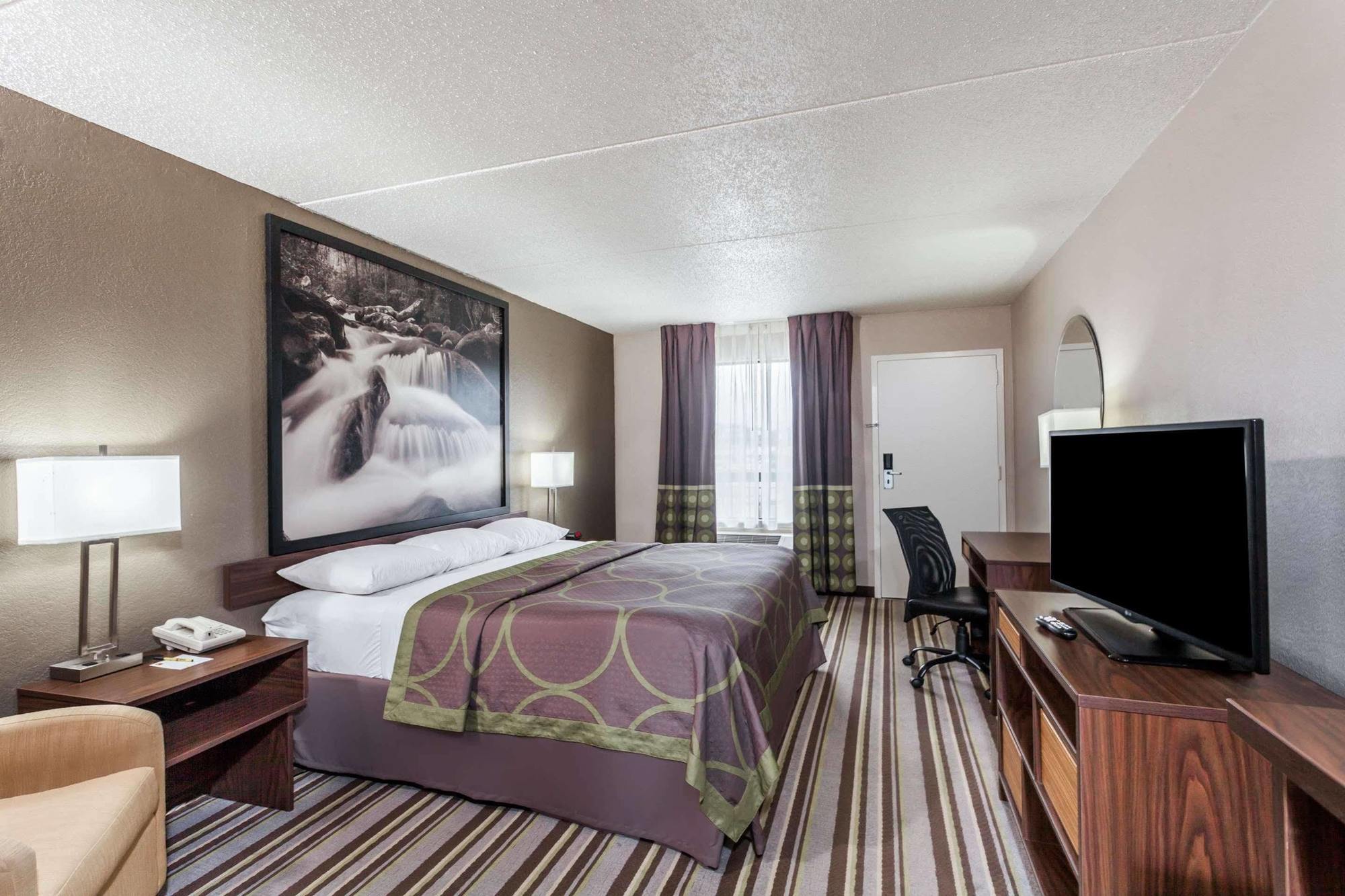 Hotel Super 8 By Wyndham Pigeon Forge-emert St 3*