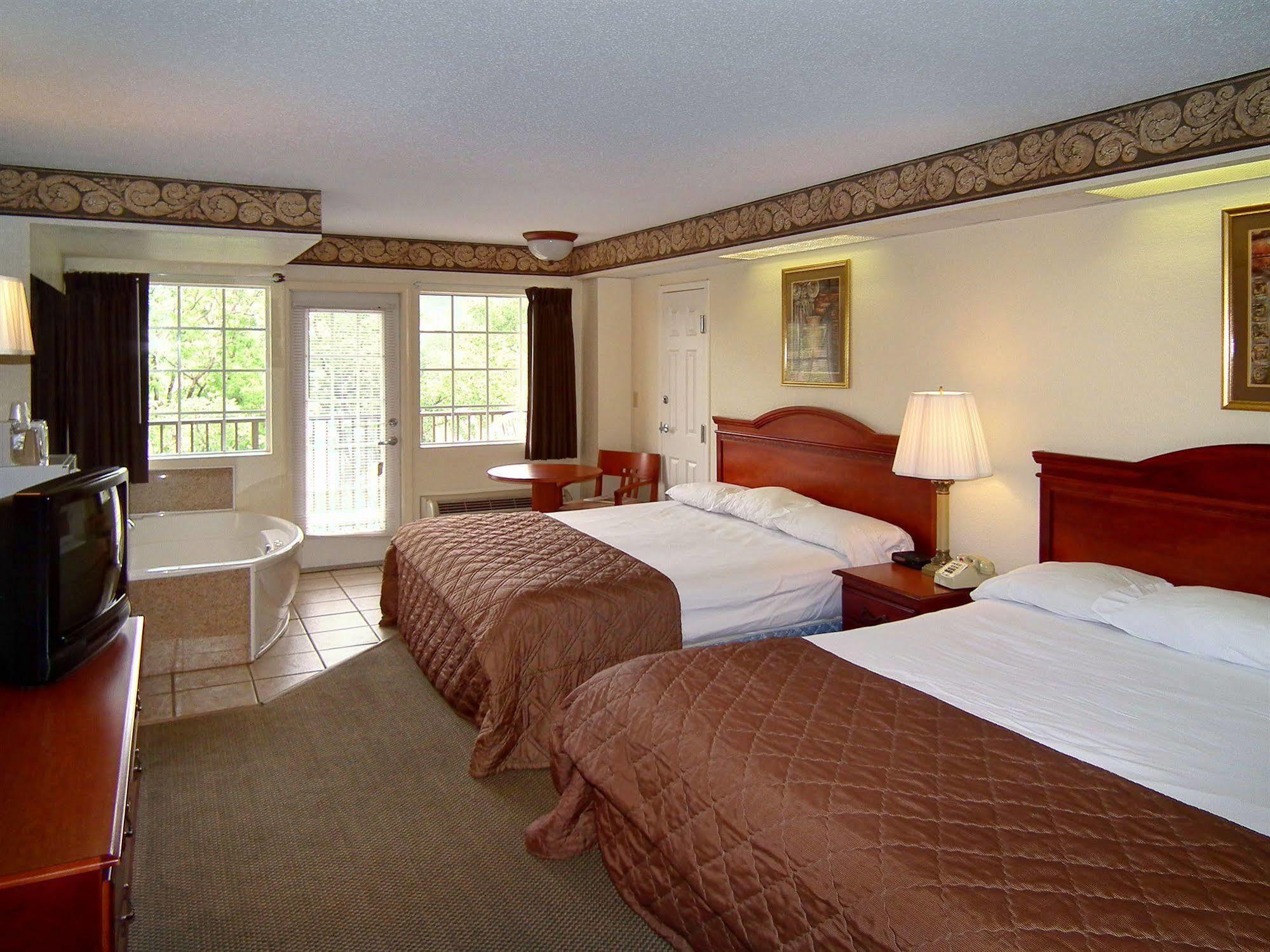 Country & By Radisson, South, Tn Hotel