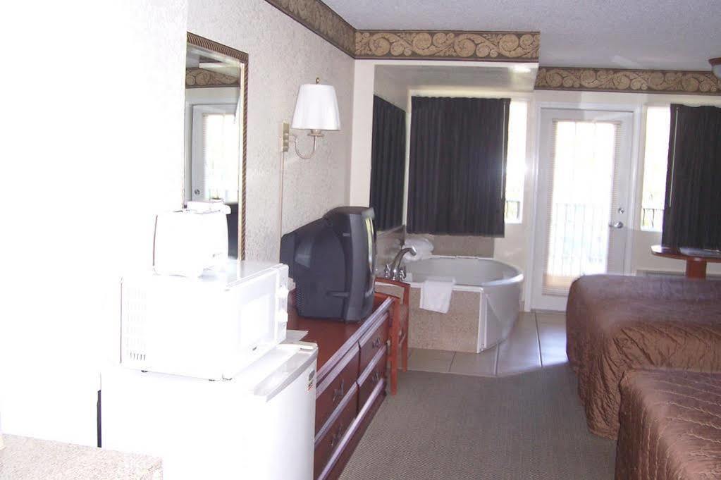 Country & By Radisson, South, Tn 3* Pigeon Forge