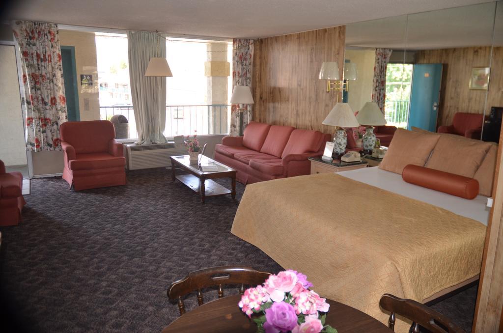 Riverlodge South 2*