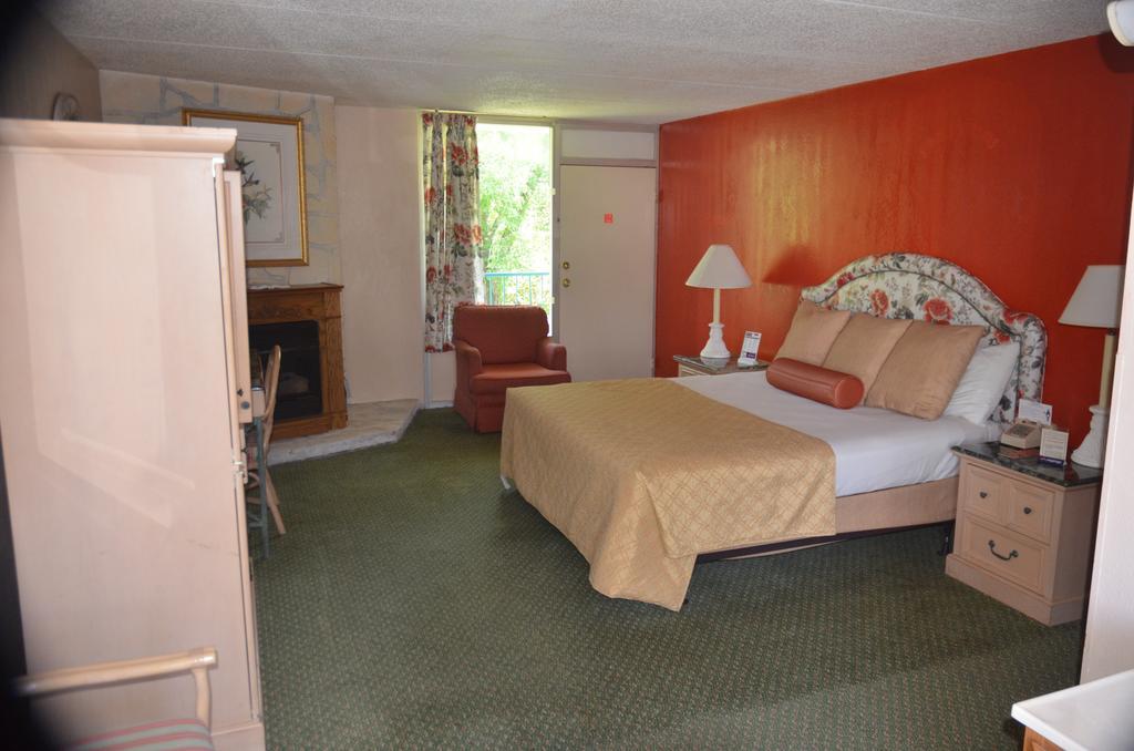 Riverlodge South