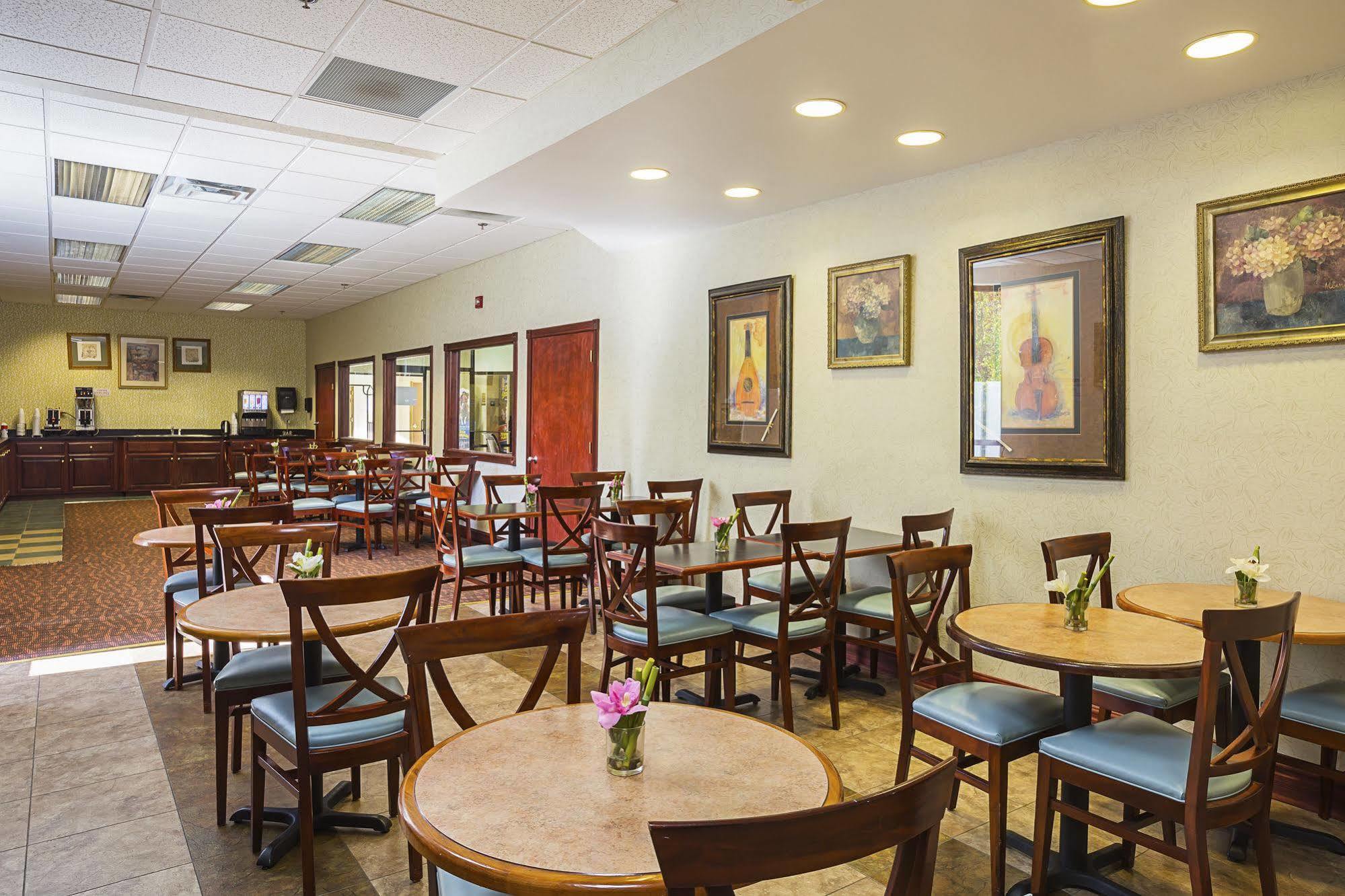 Hotel River Bend - 2*