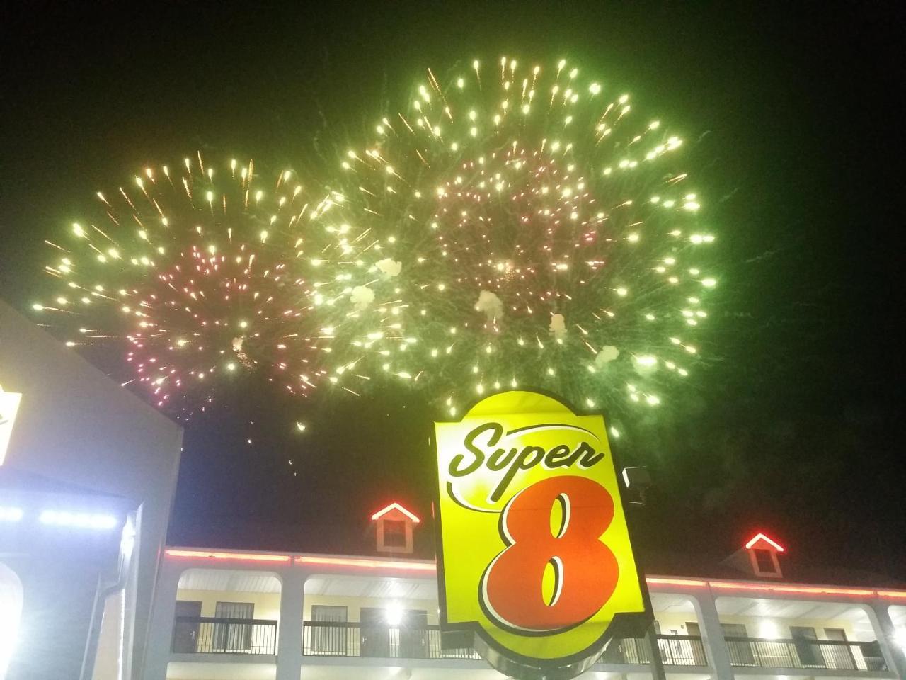 Super 8 By Wyndham Pigeon Forge-emert St Hotel Pigeon Forge
