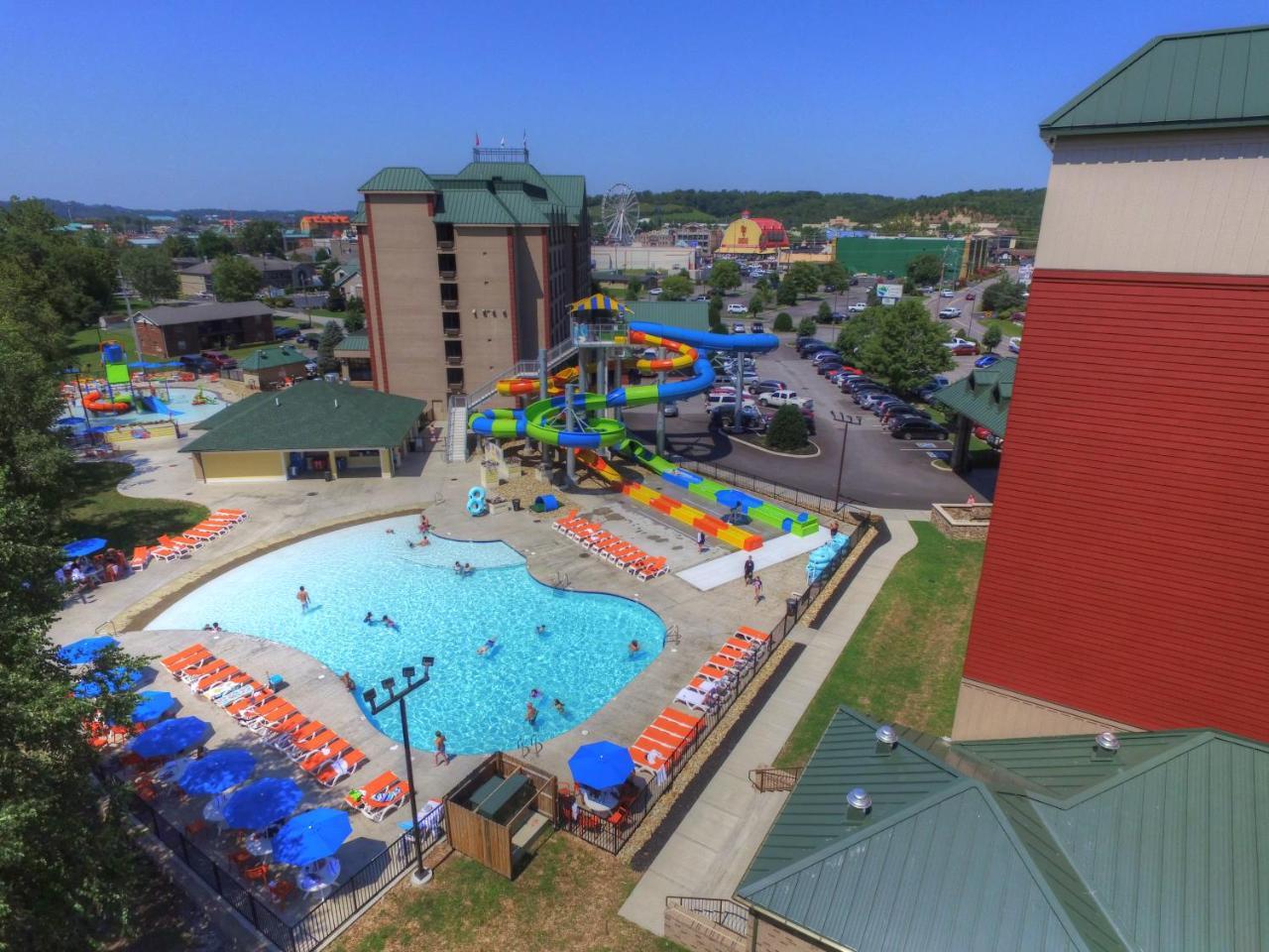 Country Cascades Waterpark