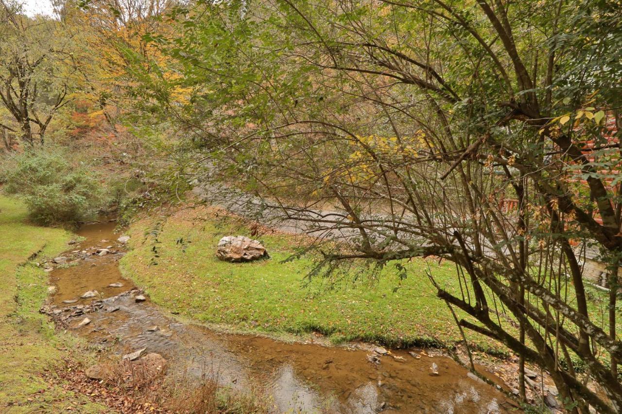 Holiday home Creekside Tranquility 365 - One Bedroom Cabin