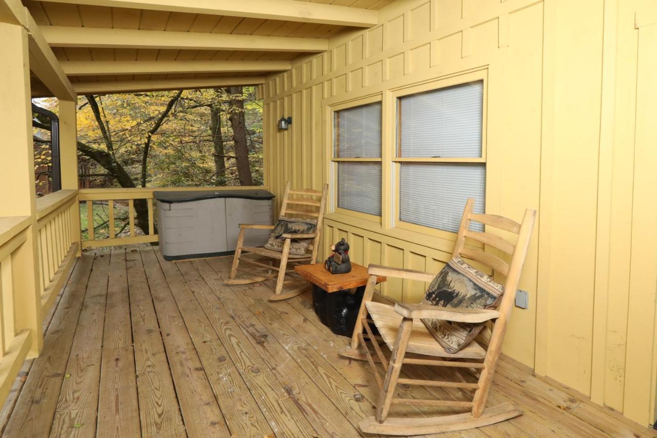 Holiday home Creekside Tranquility 365 - One Bedroom Cabin *