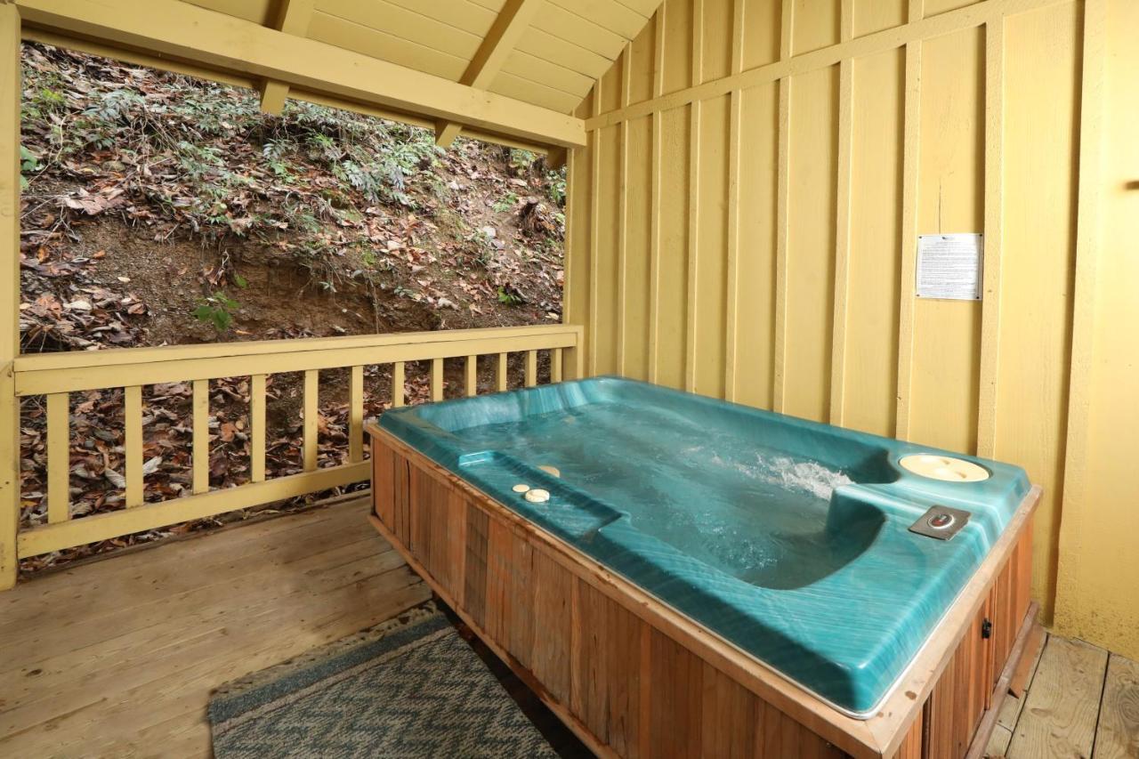 Holiday home Creekside Tranquility 365 - One Bedroom Cabin Pigeon Forge