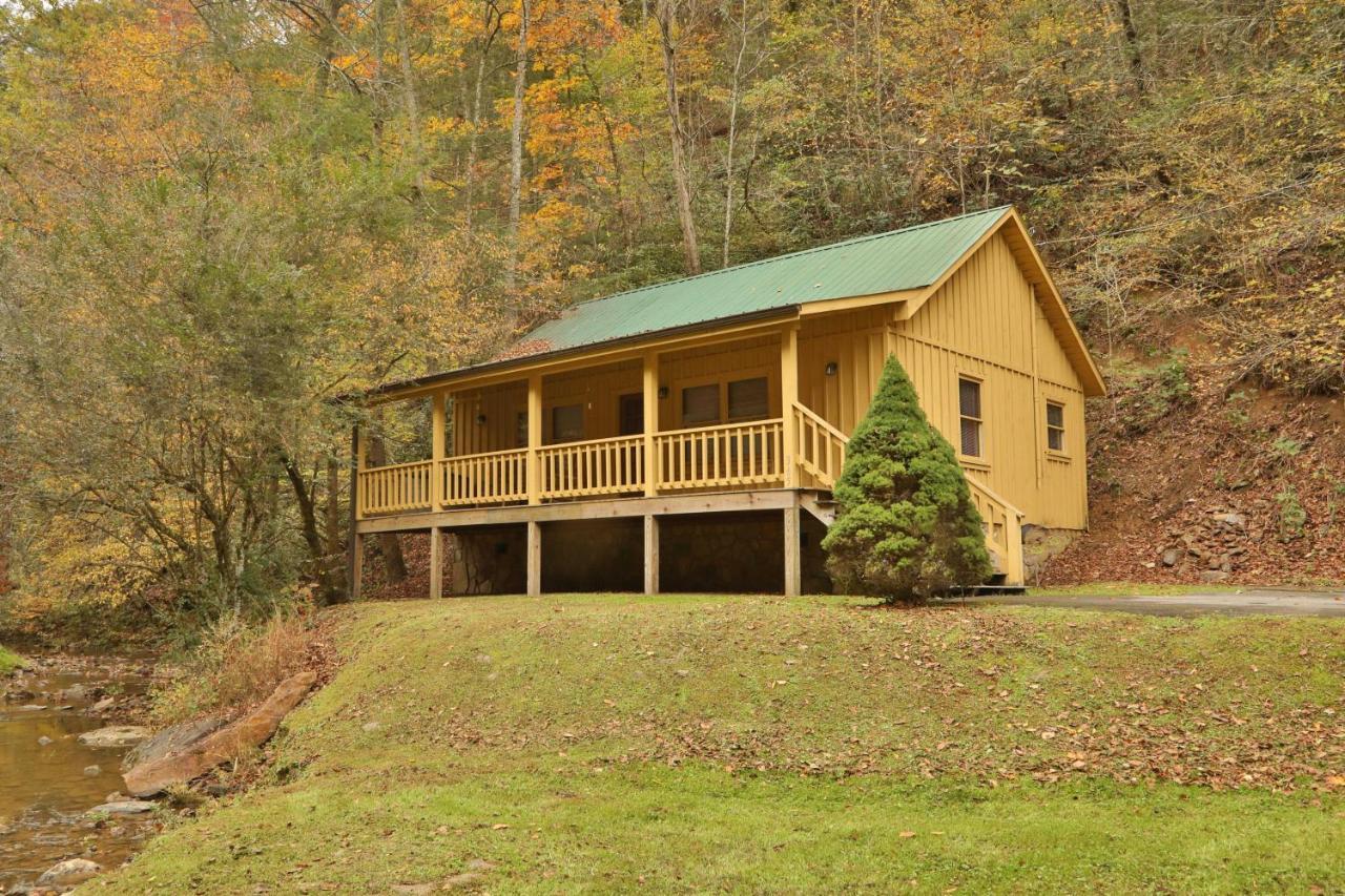 Creekside Tranquility 365 - One Bedroom Cabin Pigeon Forge