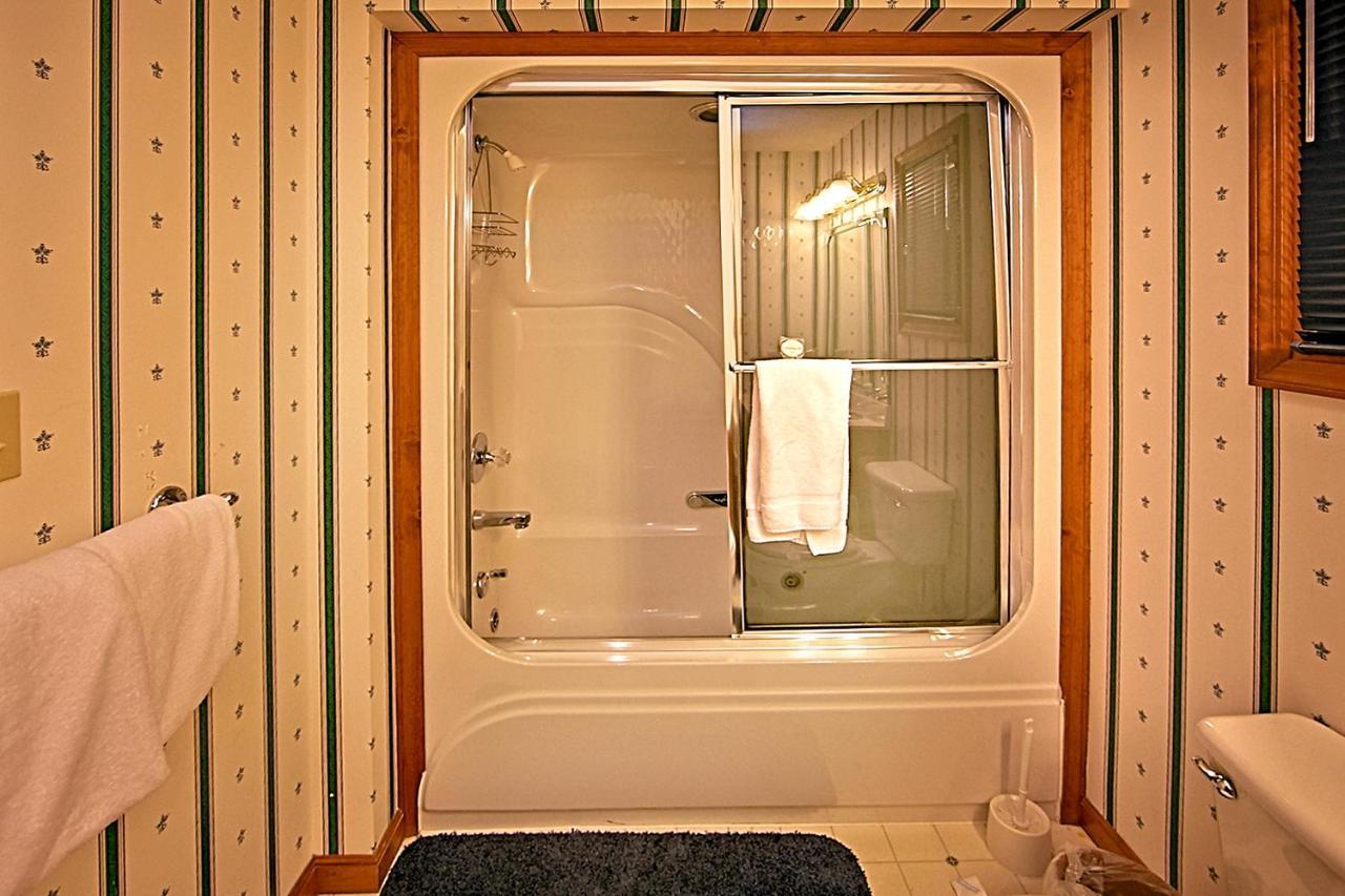 Sanctuary Cabin * Pigeon Forge