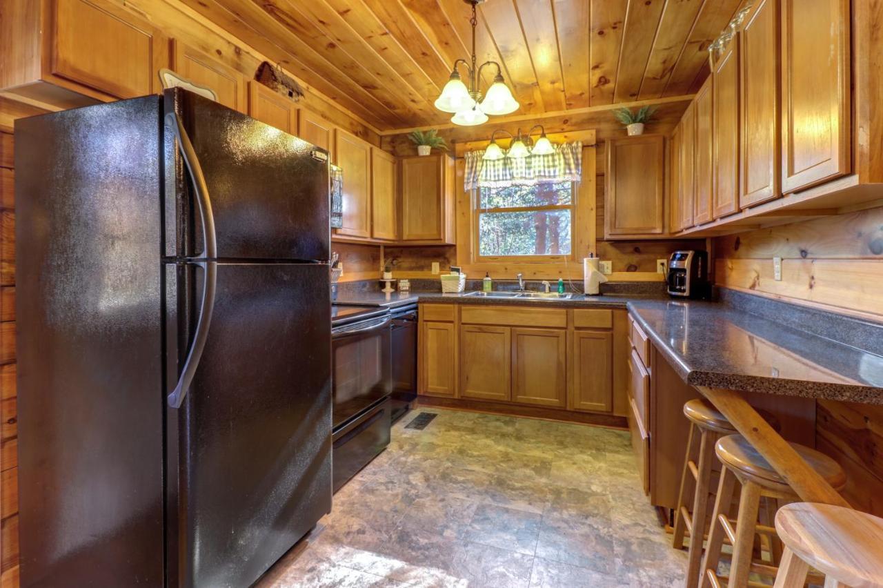 Peaceful Setting Cabin