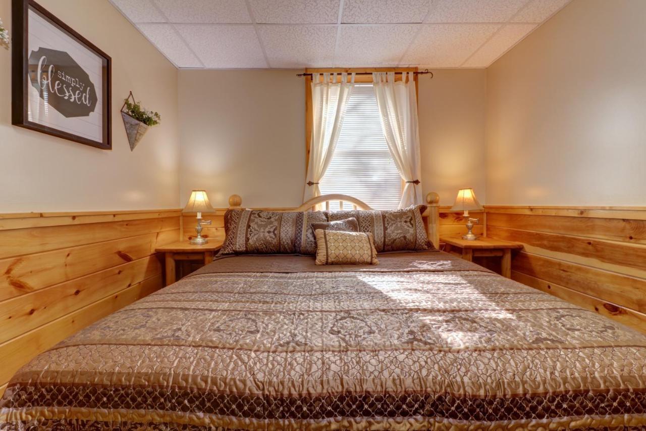 Peaceful Setting Cabin Holiday home *