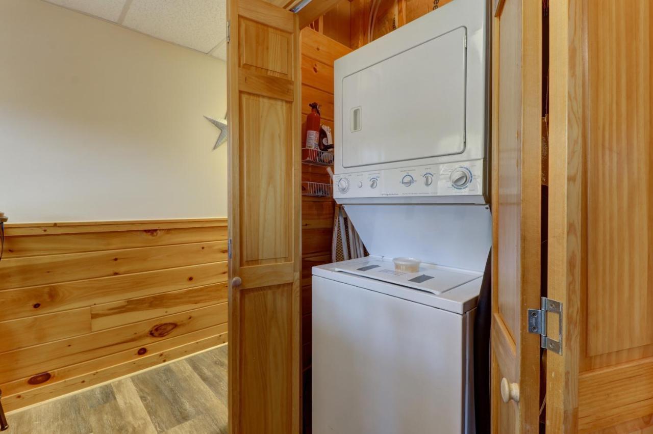 Peaceful Setting Cabin Holiday home Pigeon Forge