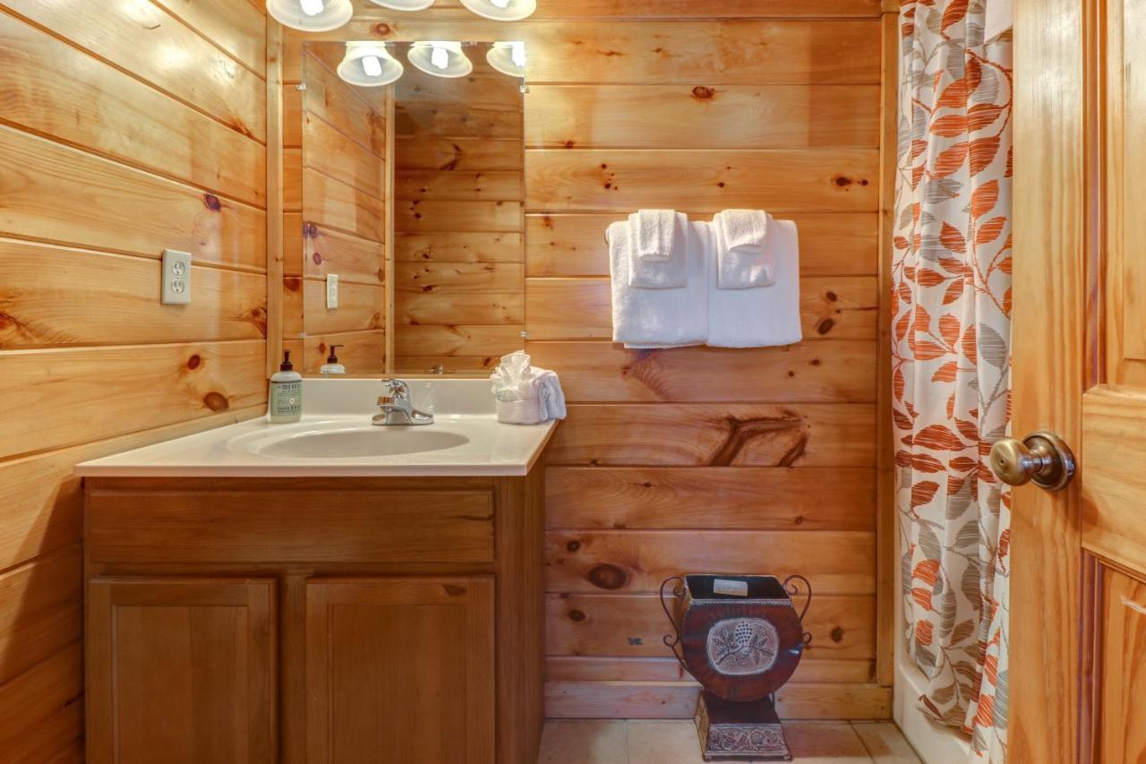 Holiday home Peaceful Setting Cabin Pigeon Forge
