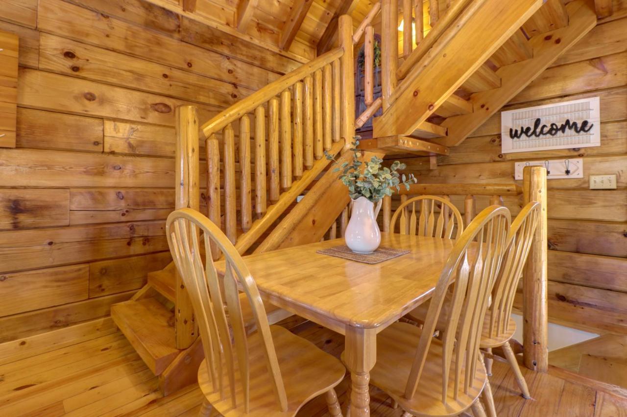 Peaceful Setting Cabin Holiday home Pigeon Forge