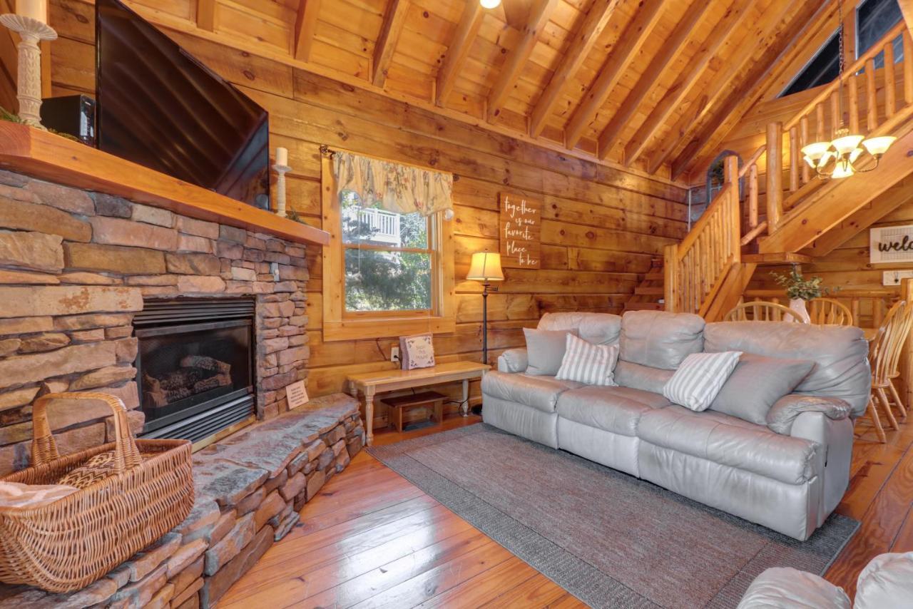 Peaceful Setting Cabin Holiday home Pigeon Forge