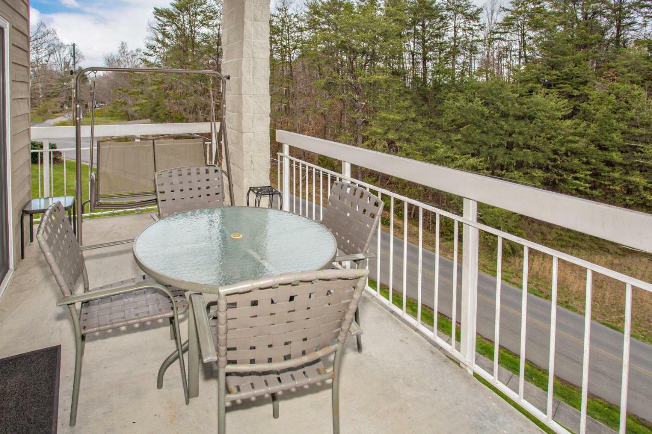Whispering Pines 101 * Pigeon Forge