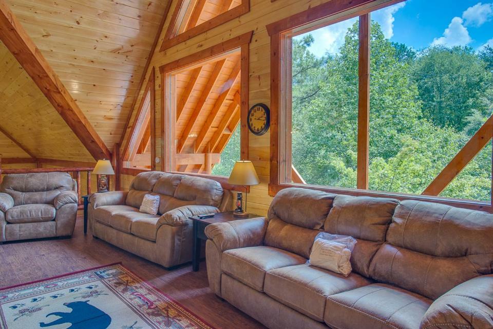 Holiday home Sherwood Splash Lodge, 11 Bedrooms, Sleeps 52, Theater, Indoor Pool, Free Wifi Pigeon Forge