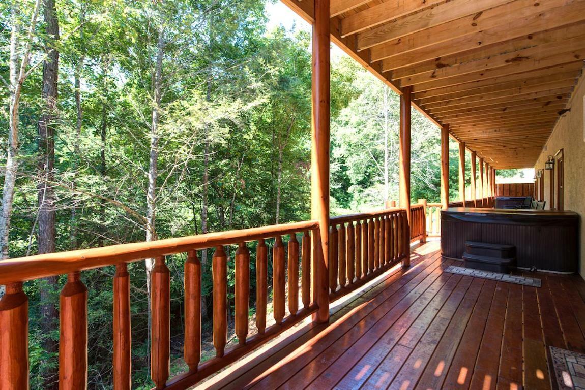 Sherwood Splash Lodge, 11 Bedrooms, Sleeps 52, Theater, Indoor Pool, Free Wifi *
