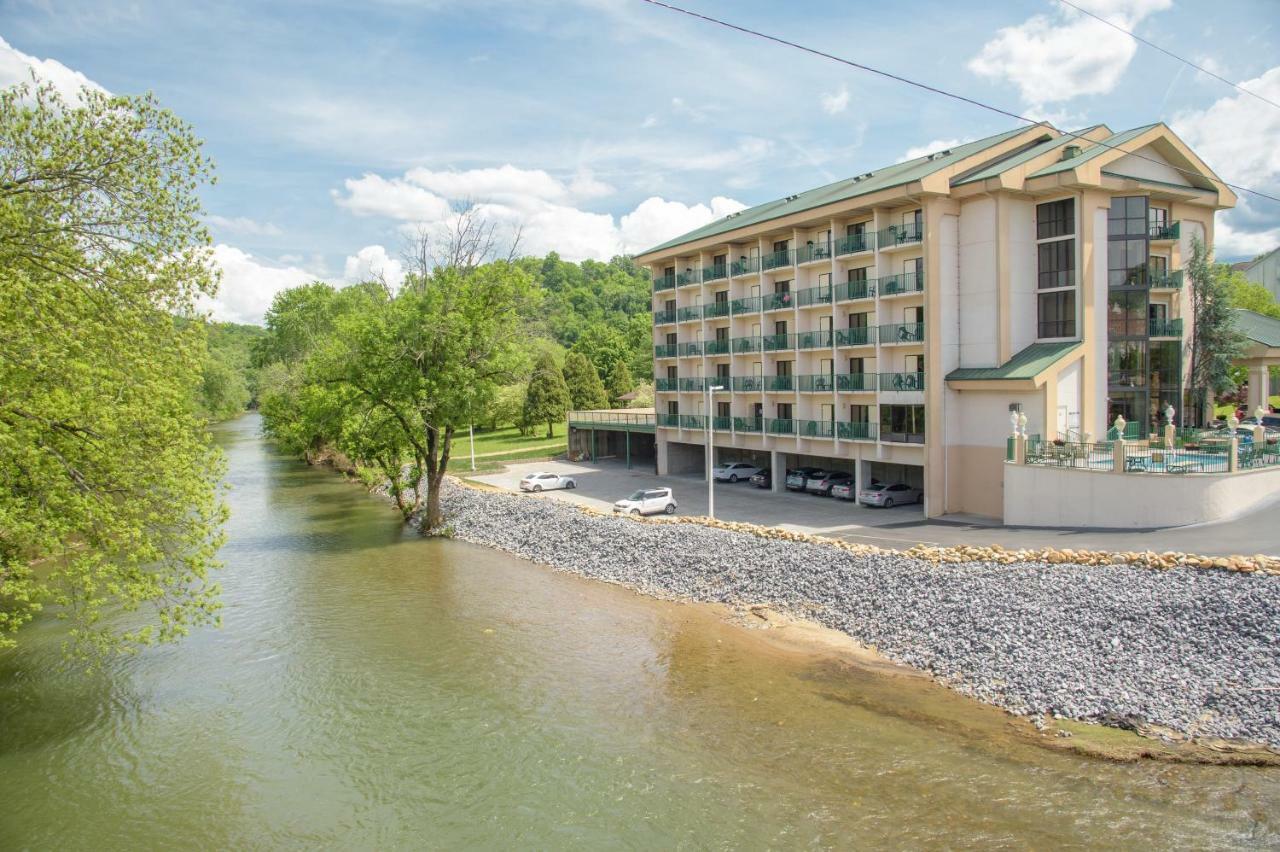 Hotel Pigeon River