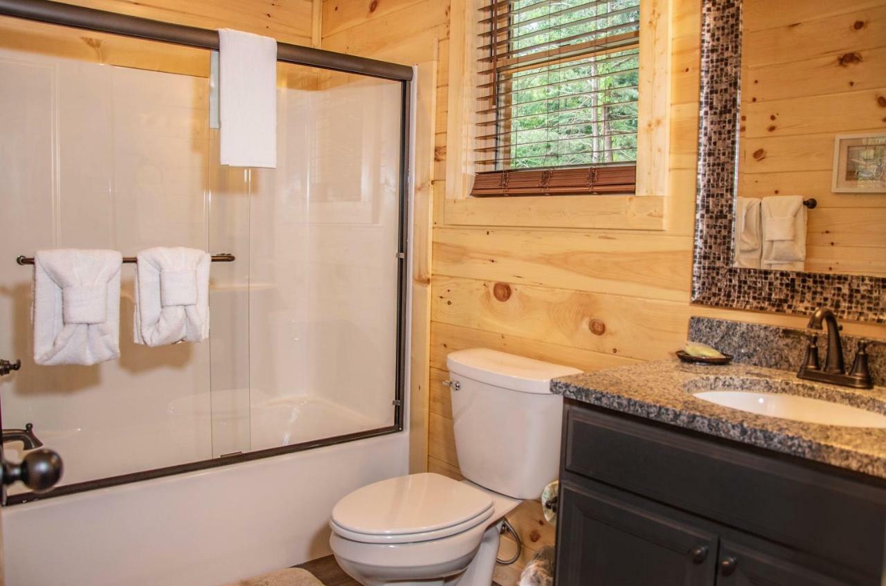 Black Bear Getaway * Pigeon Forge