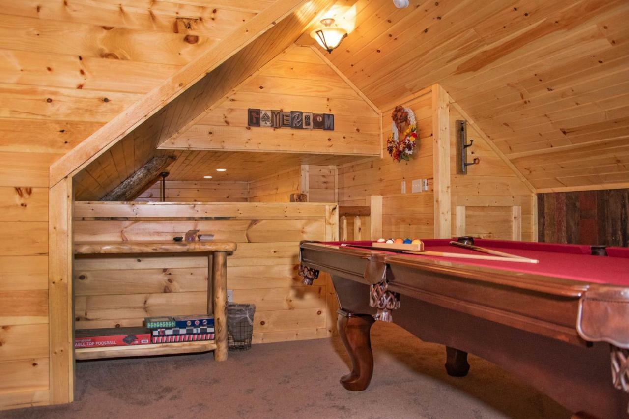 Black Bear Getaway * Pigeon Forge